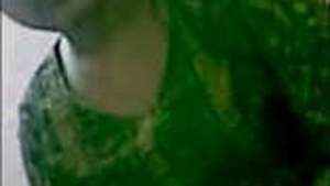 Indian girl masturbates and gives a blowjob in a hot video