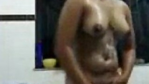 Desi bhabi very hot bath selfie video