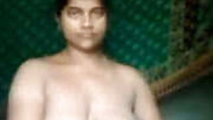 Desi Village Boudi Showing Her Nude Body