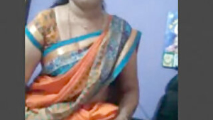 Desi bhabi show sexy pussy