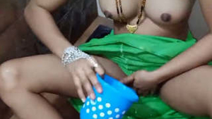 Indian wife successfully handles a large penis