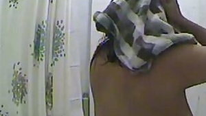 Indian melon boobs aunty taking shower hidden cam