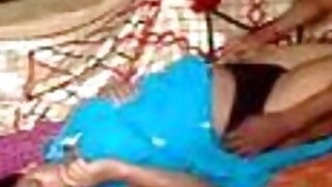 Bhojpuri blue film of maid virgin pussy fuck by Bihari driver