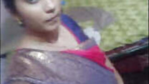 Desi Girl Shows her Big Boos