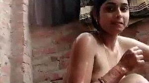 Self-love in the bathtub: Indian girls share nude selfies