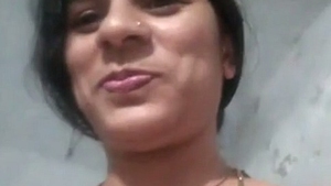 Indian auntie's solo masturbation in nude selfie video