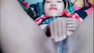 Tribal Indian desi Girl off her Pussy