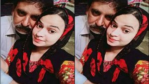 Pakistani amateur girl reveals her body in exclusive video