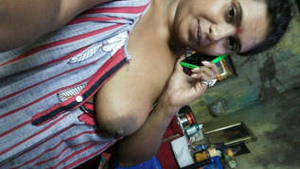 Boudi's hot and steamy Indian porn video part 2