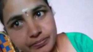 Desi wife Tammy goes nude in a steamy video