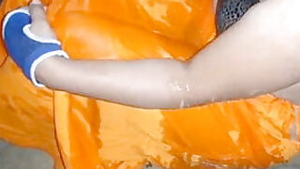 Desi big boobs bhabi nude bath