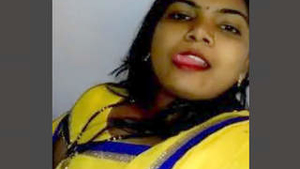 Bhabi from the subcontinent reveals her incredible body