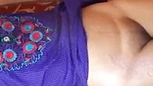 Indore bhabhi exposing nice pussy while having tattoo