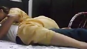 Indian bhabhi apne pati ke chote bhai se chudi